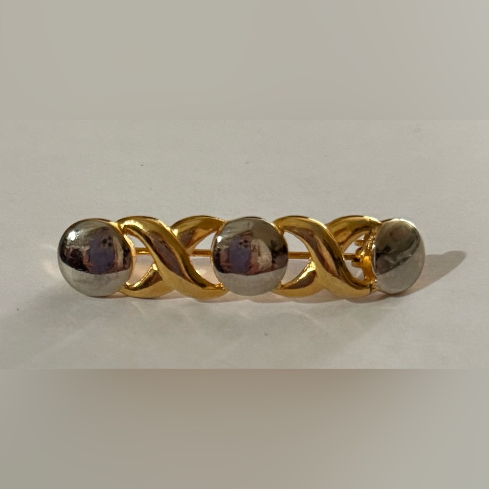 Elegant Gold & Silver Hugs and Kisses Brooch.